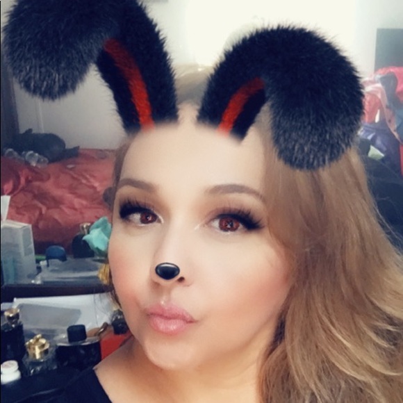 Meet your Posher, Laura - Picture 3 of 4